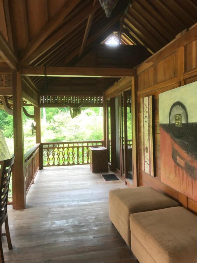 The Exile Sunset Bar & Bungalow Gili Trawangan Exterior foto
