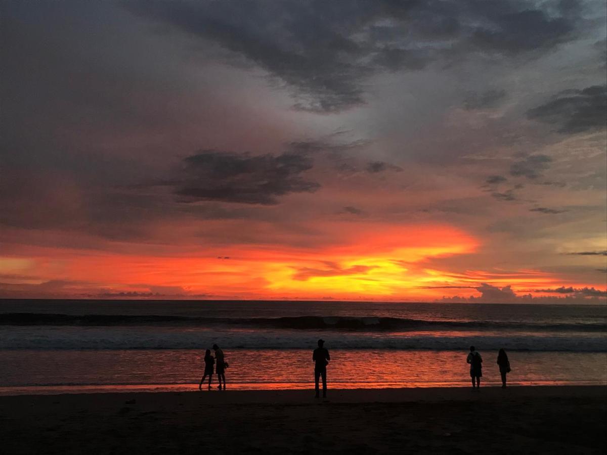 The Exile Sunset Bar & Bungalow Gili Trawangan Exterior foto